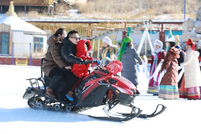 第三届“冰雪嘉年华·醉美红石崖”2025红石崖冰雪文化旅游季开幕