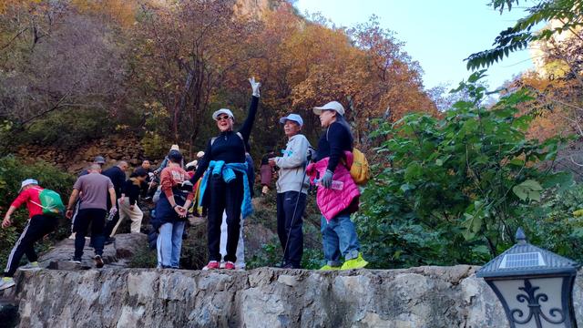 花最少的钱，看最美红叶，邢台佛照山，我们坐火车公交来啦