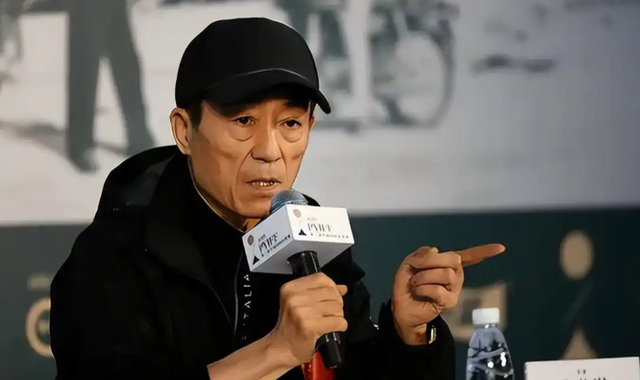 不到72小时，《人民日报》4次点名于和伟，张艺谋的话有人信了
