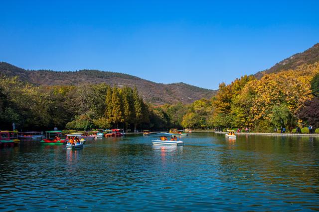 安徽宿州相山公园，一城山色半城湖，这里收集了一整个秋天的温柔