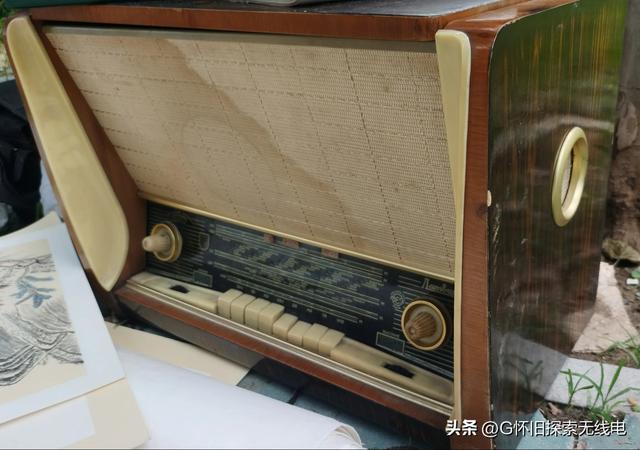 你可知道和认识这台过去的前苏联的电子管收音机