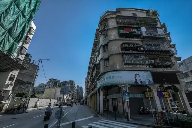 大三巴牌坊没说话，18年了，澳门怎么把老城区过成“活遗产”？