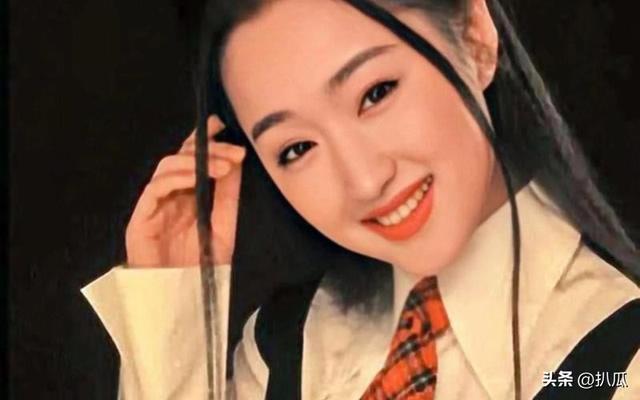 善恶终有报，54岁不婚不育的杨钰莹，原来早已经上了另一条道路