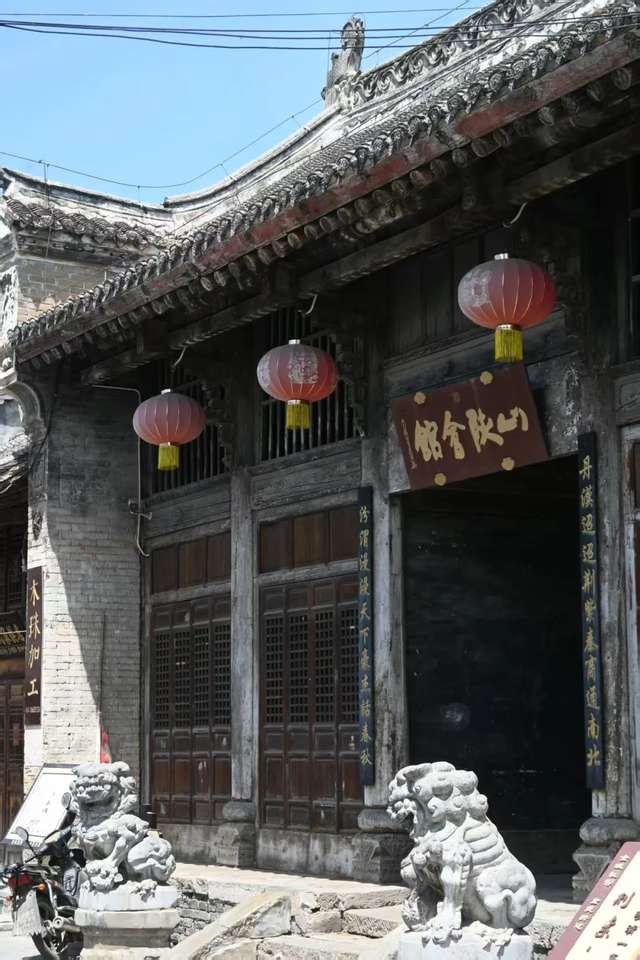 河南与陕西湖北交界处有个镇，被称为“小上海”，古建不输山西