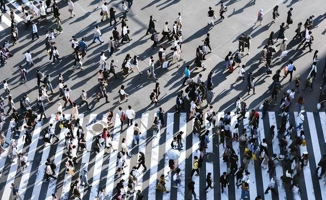 人口告别世界第一？二孩催生无效后，国家终于向住房出手了