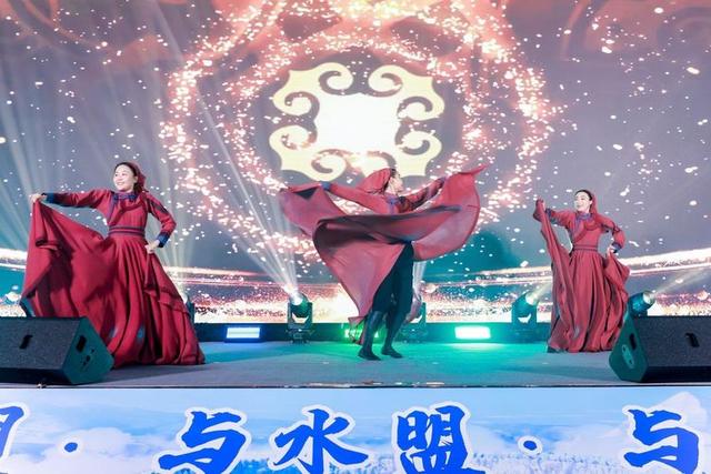 冰雪奇缘跨千里 粤蒙文旅谱新篇 -2025 兴安盟文旅推介会燃动羊城