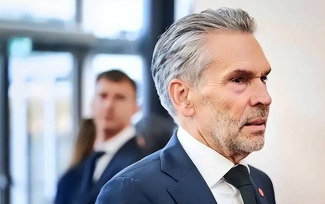 荷兰代表在北京两轮谈判后，当初嚣张跋扈的样子，现在一点都不剩