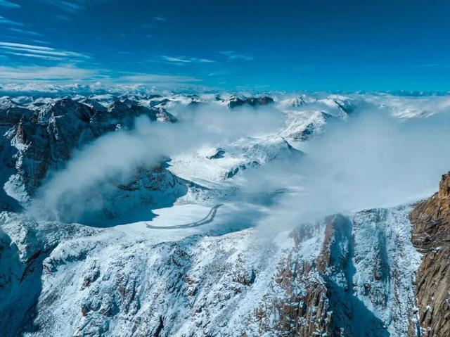 一踩油门，赴莲宝叶则的风景与自由之约