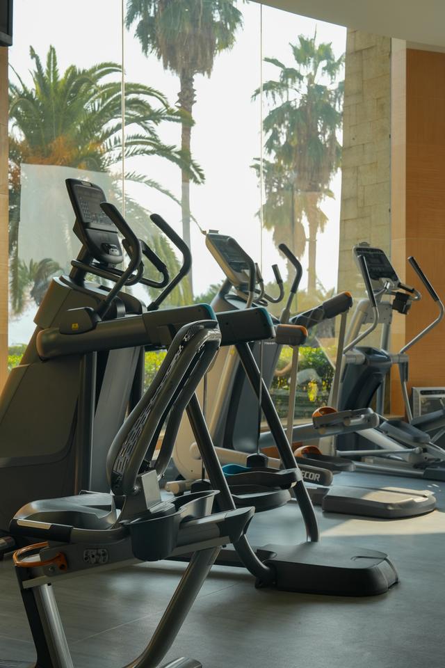 冬日暖阳里的湖畔旅居｜千岛湖滨江希尔顿度假体验