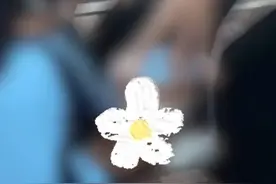 太气人了多名女生霸凌一初中女同学殴打 扒光身上衣服 警方后续通报图片