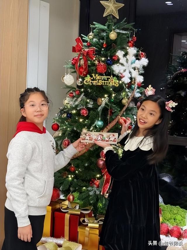 爱在鸿玺，礼赞时光 | 圣诞亲子嘉年华于人文会客厅温情落幕