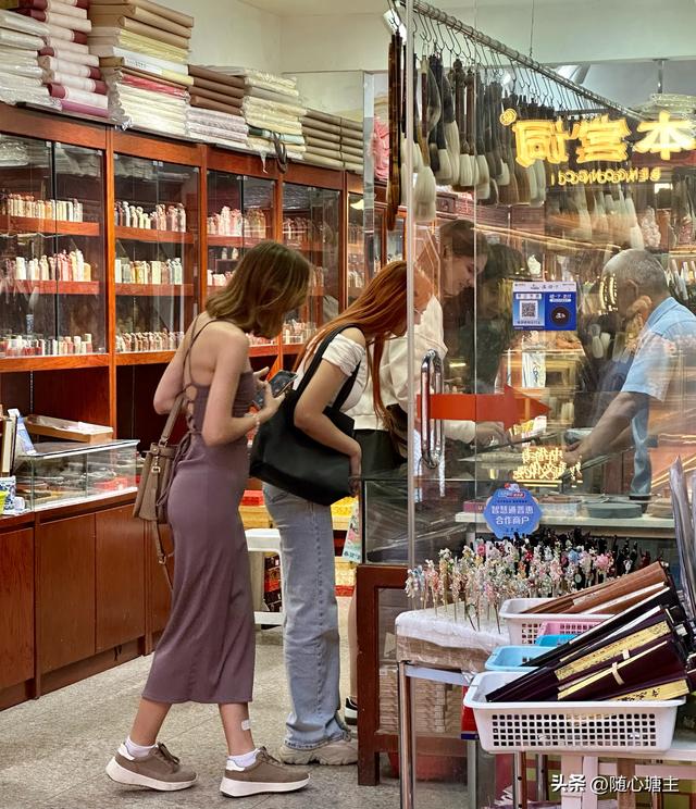 天津实景｜古文化街的津门民俗倔强和“小商品市集”的尴尬