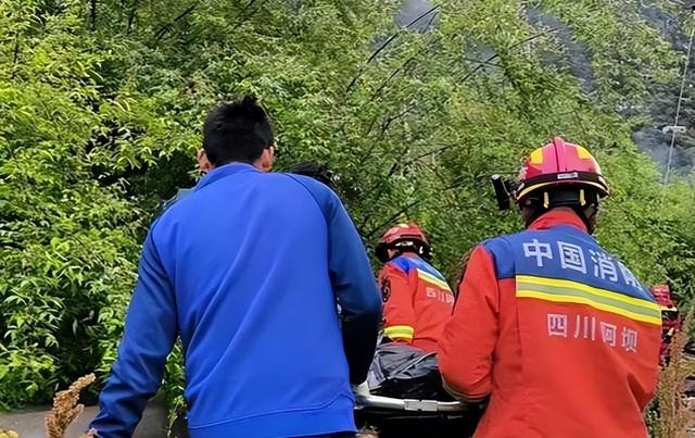 3对母女遗体又发现一具，在下游17公里石缝中找到，尸体面目全非