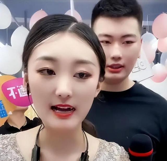 朱小伟做梦也没有想到，离婚四年后，前妻陈亚男没能活成真实自己