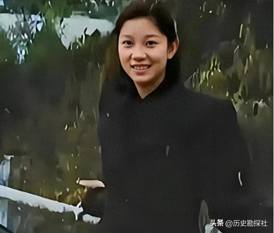 这是刘思齐和毛岸英的真实合影，并非演员扮演，货真价实的照片