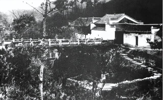 秋染古涧藏胜景，小众打卡地藏着千年韵味