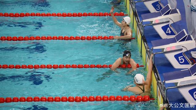 《13岁小孩姐杀疯了!全运会泳池上演"奥特曼打怪兽"名场面》