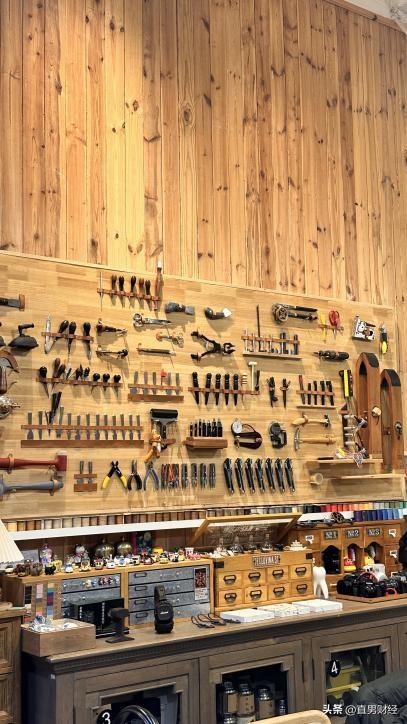 旧厂新生，文创园成了Z世代的“精神防空洞”