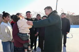 习近平走进受灾群众家中：你们的希望也就是我们的希望图片