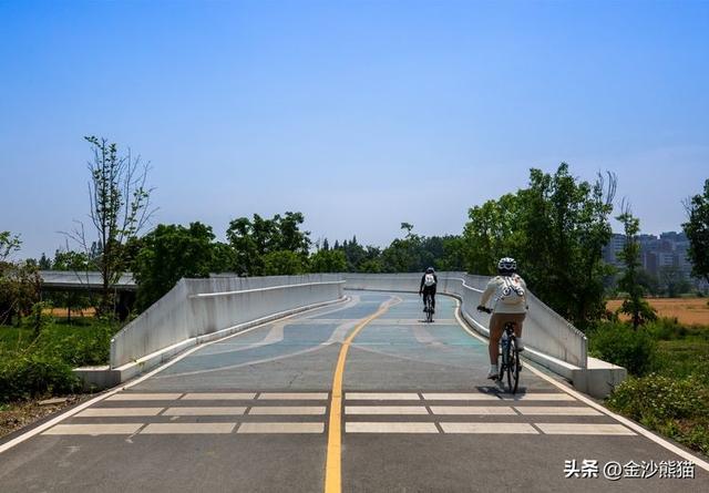 100公里成都绕城绿道上的桥梁美景