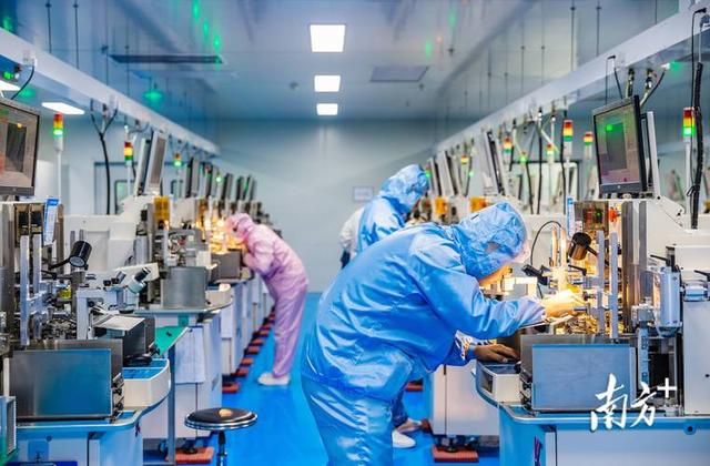 月薪过万却招不到人？三大行业陷入“用工荒”，年轻人为啥不愿干