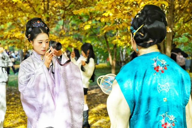别急,地坛秋色还在!银杏节持续至本周末→