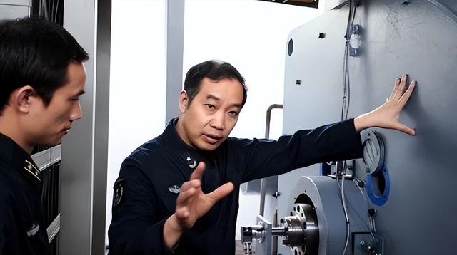 马伟明院士预言成真？上百亿核航母成烂尾工程，军方早给最后期限