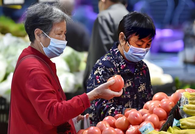 闫学晶哭穷风波大反转！儿子忍不住说出真相	，有一点让那英说对了
