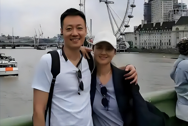 离春节不到2月，52岁辛柏青高调传出喜讯，朱媛媛终于可以放心了