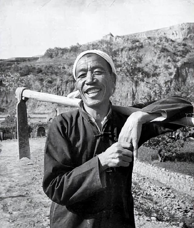 1975年，毛主席召开政治局会议，会前提醒陈永贵：不要住在钓鱼台