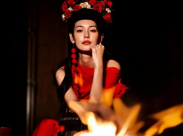 “把全世界的美都浓缩在这里”，这场年终大展惊艳了2025最后一个周末