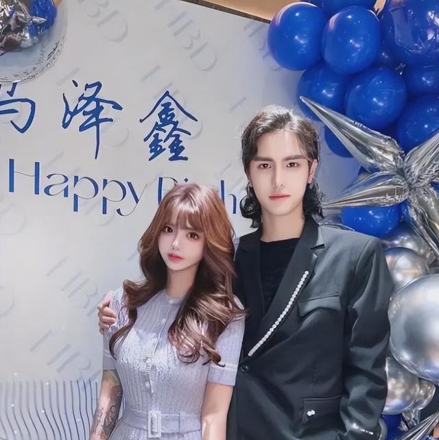 四婚三离、未婚先孕，手撕亲妈，整容33次，26岁的她咋疯成这样?