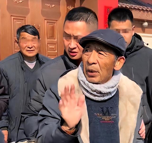 人心不足蛇吞象！刘强东给家乡发年货，恶心事发生	，大衣哥没说错