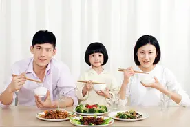 饭后不要立刻去洗碗，多亏了专家，真诚的告知才知道图片