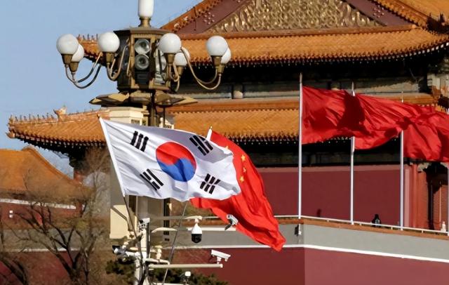 回国就和菲律宾签协议	，李在明在南海问题上，给中方使了个绊子