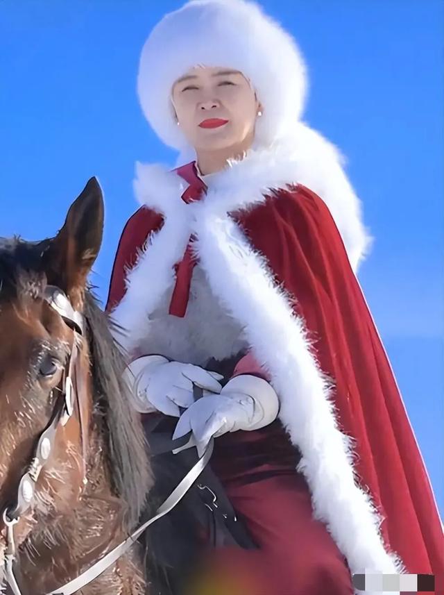 装都不装了！贺娇龙去世仅1天	，恶劣的事情发生了，结局大快人心