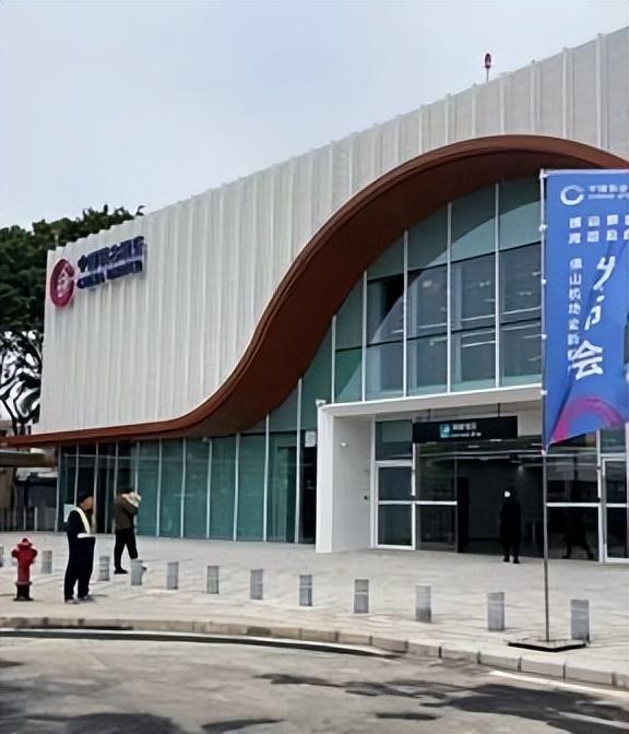 中国最“接地气”的机场，门前种菜、人齐就飞，翻修仍藏硬核底色