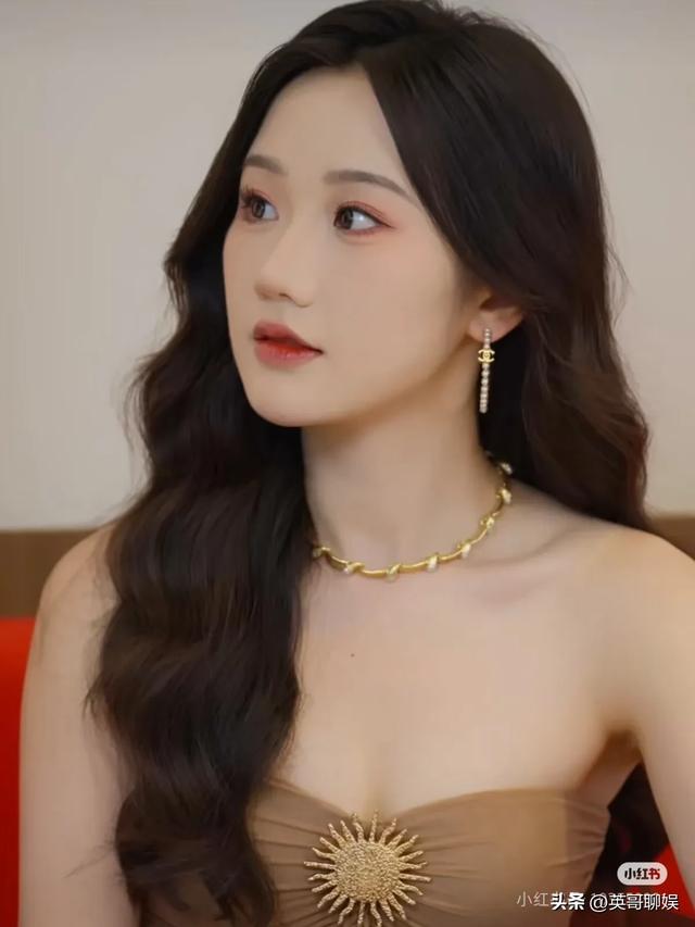 短剧圈人气最高十位女演员，刘念垫底，韩雨彤跌出前五，榜首太美