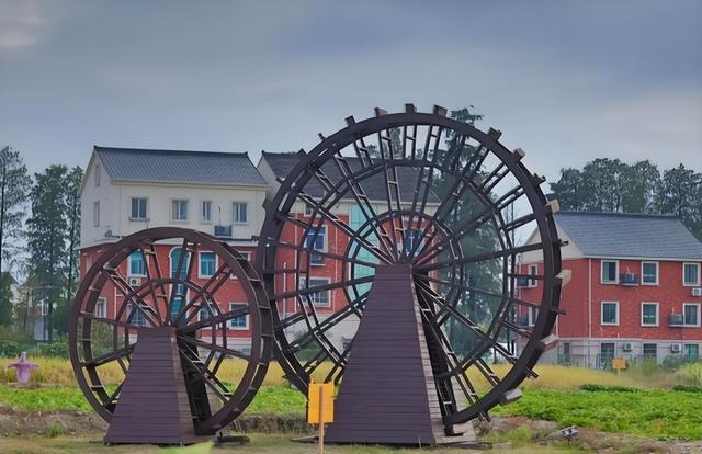 5年倒闭10家热门景区，年轻人穷游住帐篷，文旅地产梦碎一地