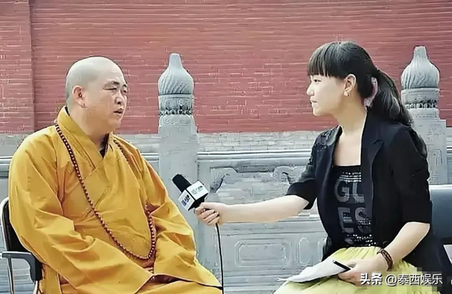 释永信与美女的同框，个个肤白貌美，10年前就曾被举报私生活混乱