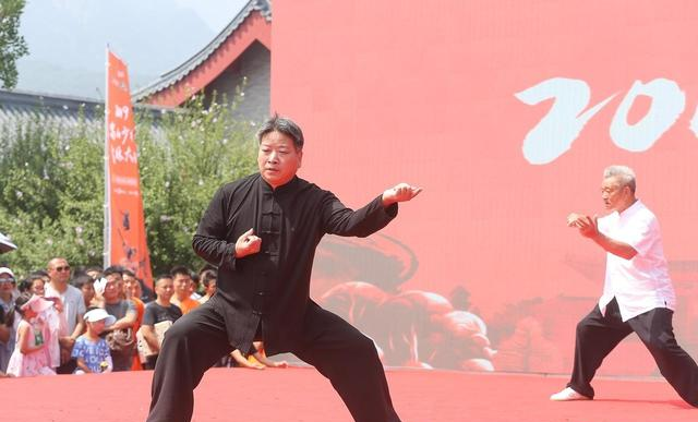 练太极总觉得“沉、僵	、慢”？1句话	，帮你找到“轻灵活	”的关键