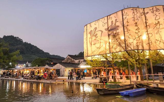 青山绿水载新梦 绘染钱湖万里春