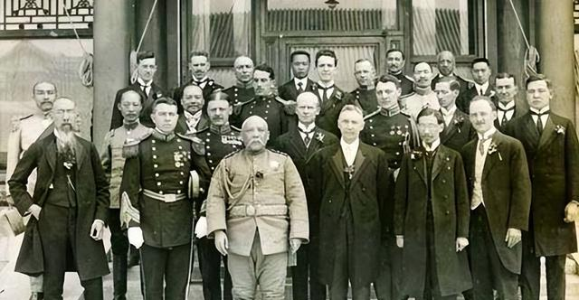 他将38个儿女送出国，临终告诫：不准为中国效力！今孩子臭名昭著