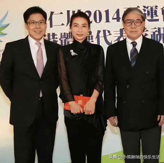 霍震霆没料到！44岁儿媳郭晶晶再次官宣喜讯, 让整个阔太圈沉默了