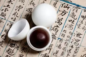 经常腿脚冰凉，留心这三个原因，一招帮你精准排寒，温暖四肢图片