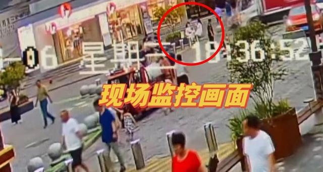 货车冲进奶茶店后续！两位女性被压死 仅30多岁，颜值很高长相漂亮