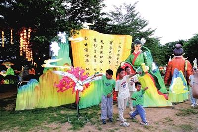 李白吟诗、锦鲤附体、山海记小殿下……青岛这场灯会藏了多少NPC惊喜