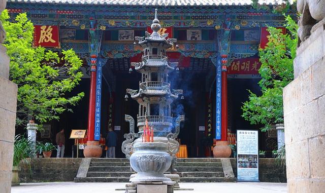 云南宋代千年古寺，建造时地下挖出大量黄金，得名涌金寺
