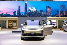 网传理想汽车内摄像头拍摄色情图片 理想汽车发文回应图片