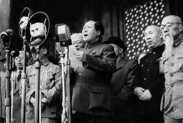 古人指出北平建都有巨大弊端，毛主席也犹豫，一高人帮他下定决心